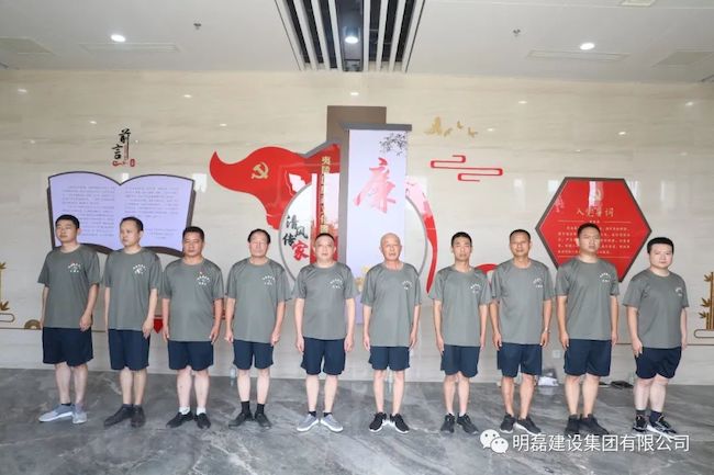 集团公司开展庆祝中国人民解放军建军96周年活动暨退役军人座谈会